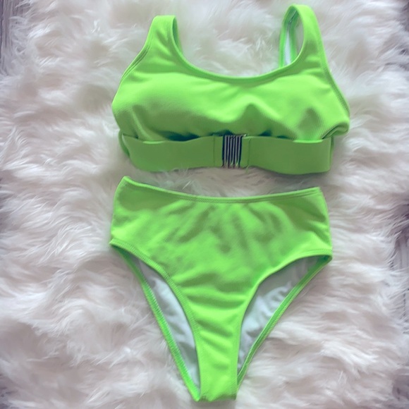 Neon green textured belted bikini - Picture 2 of 4